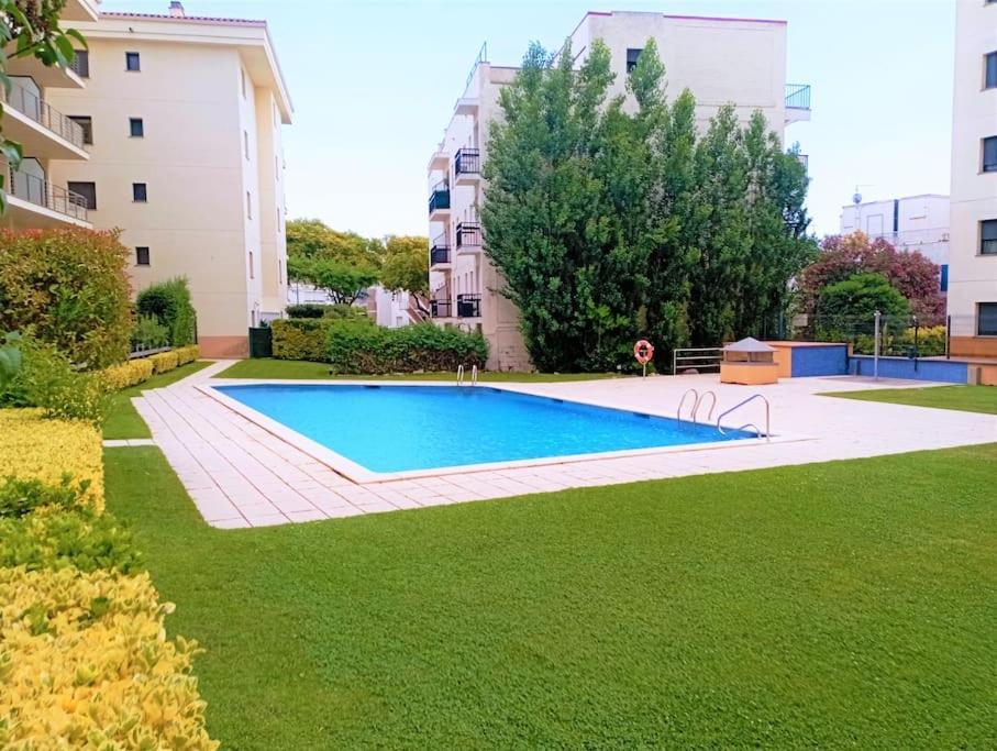 Apartamento En Primera Linea De Mar Roses Exterior foto